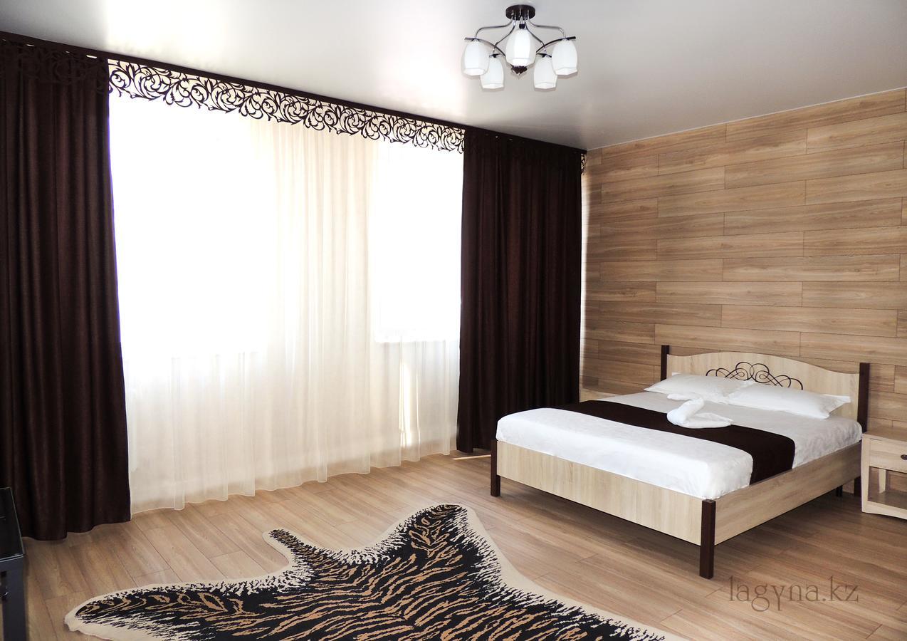 Laguna Hotel Qostanaj Buitenkant foto