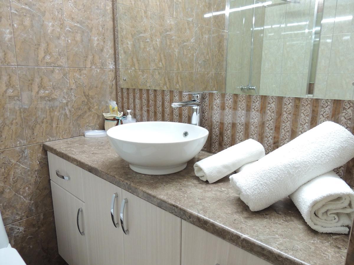 Laguna Hotel Qostanaj Buitenkant foto